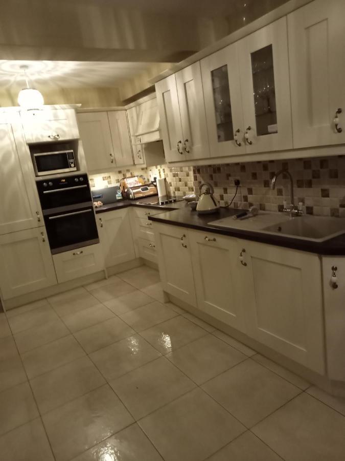 Escape To The Beara Peninsula. Apartment Castletownbere Bagian luar foto